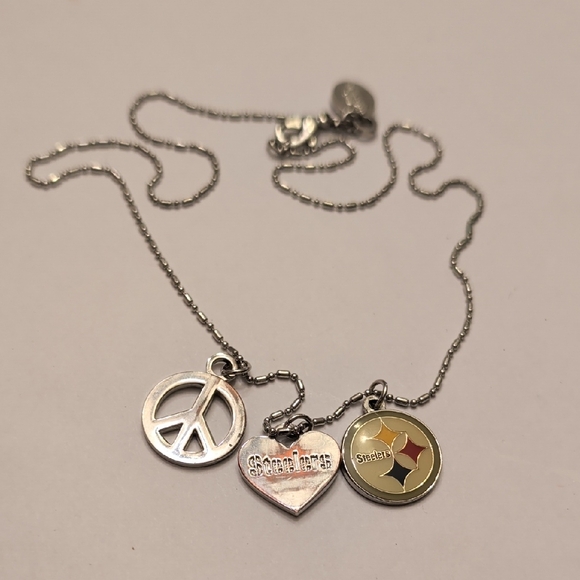 Pittsburgh Steelers Other - 5/$25 Distressed Steelers Necklace
